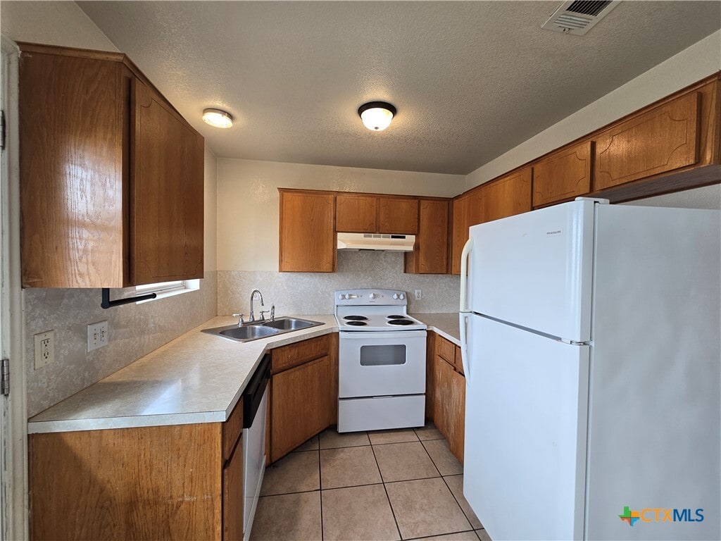 Photo - 1206 Industrial Blvd Unidad C