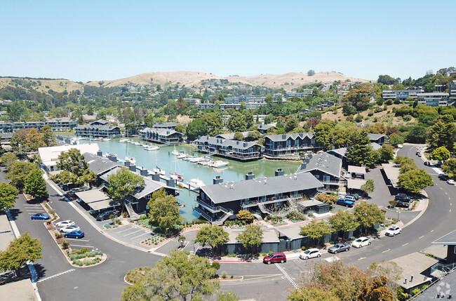 Photo - The Cove at Tiburon Apartments