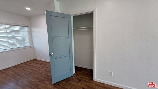 Photo - 202 N Locust St