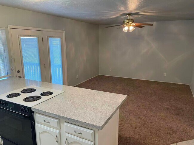 Photo - Beautiful 4 Bedroom For Rent!