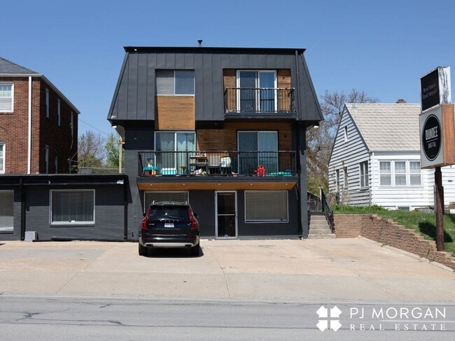 Building Photo - 5116-20 Unit 201