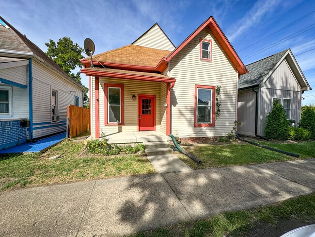 Photo - 1906 Charles St House