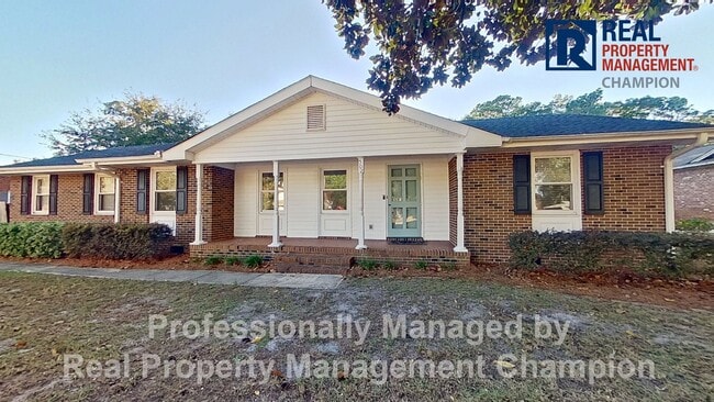Building Photo - Updated 3 BD/2BA Home w/Spacious Rooms and Large Yard
