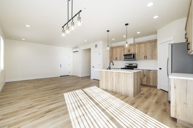 Photo - 3322 N Cole Rd Unit 201