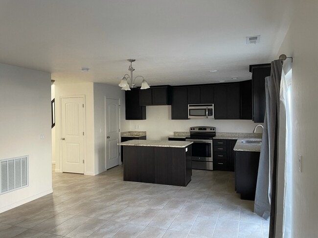 Photo - 1118 Stonehaven Dr