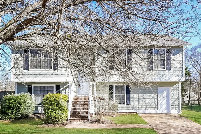 Building Photo - At Last, This Is What You Have Been Searching For!