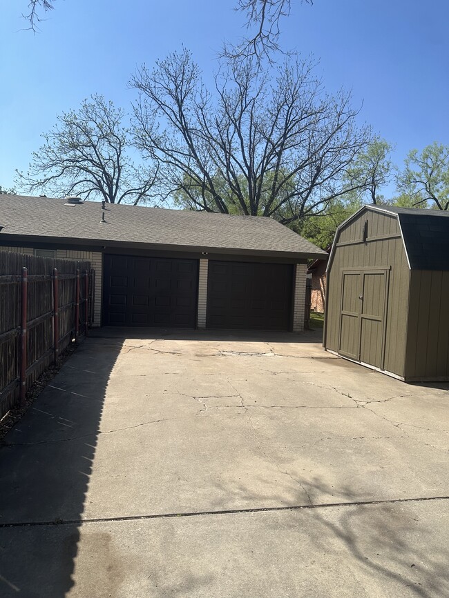 Photo - 2926 Briargrove Ln