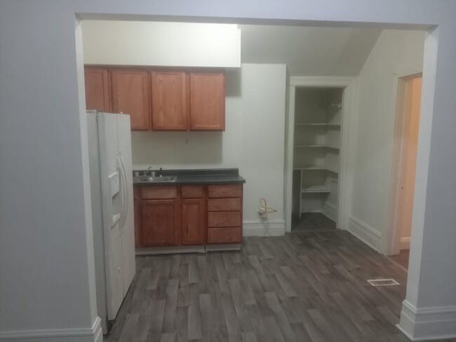 Building Photo - 2334 W National Ave Unit 2334