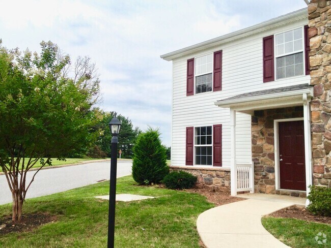 Building Photo - Canterbury Unit 112 Rental