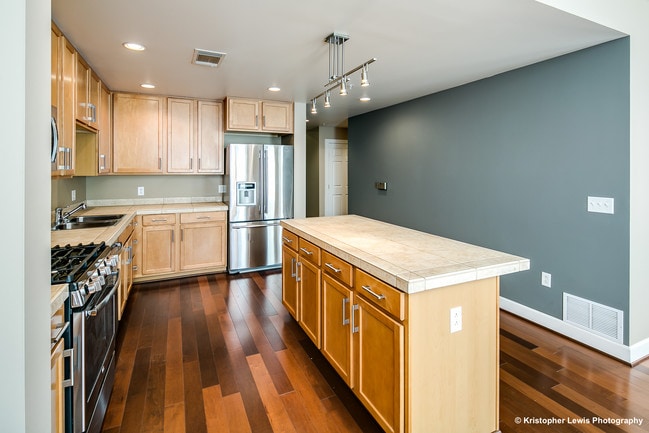 Photo - 1630 N Clarkson St Unit 604