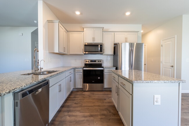 Photo - 478 Sapphire Rd