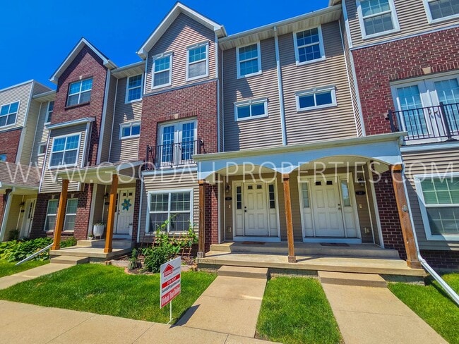 Building Photo - West Des Moines Townhome with Garden Space, Flex Room & Waukee Schools