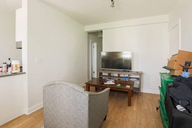 Photo - 511 W Belmont Ave Unit 23