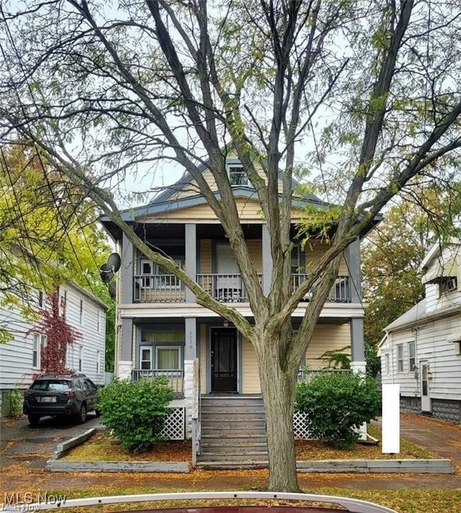 Building Photo - 2036 Lark St Unit 1