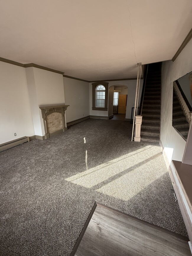 Building Photo - 94 S Main St