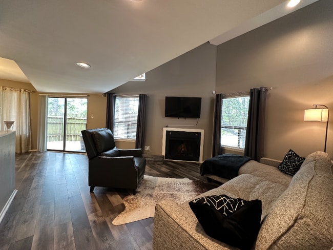 Photo - 12100 Rainwood Rd Unidad 2