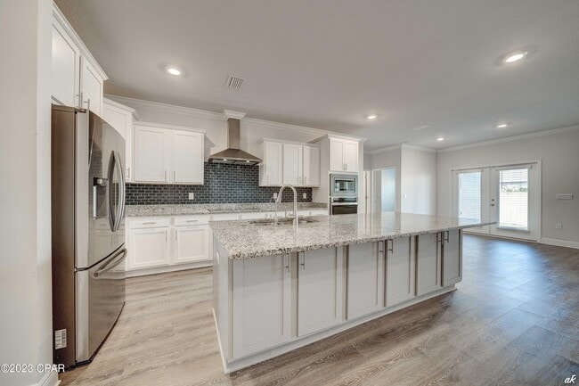 Photo - 204 Martingale Lp