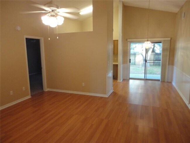 Photo - Recently Renovated 3 Bed 2 Bath Home for Rent in Apopka, FL!