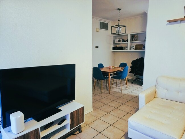 Photo - 921 Marine Dr Unit 214
