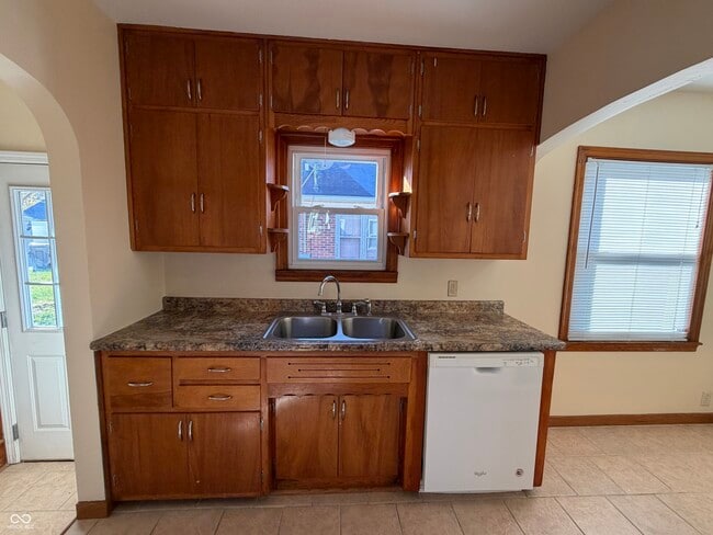 Photo - 1437 N Leland Ave