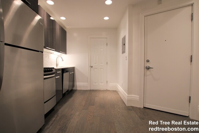 Photo - 270 Newbury St Unit 6