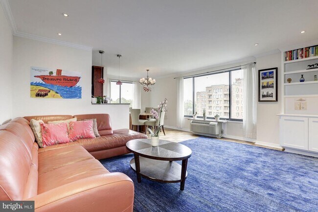 Photo - 2501 Calvert St NW Unit 701