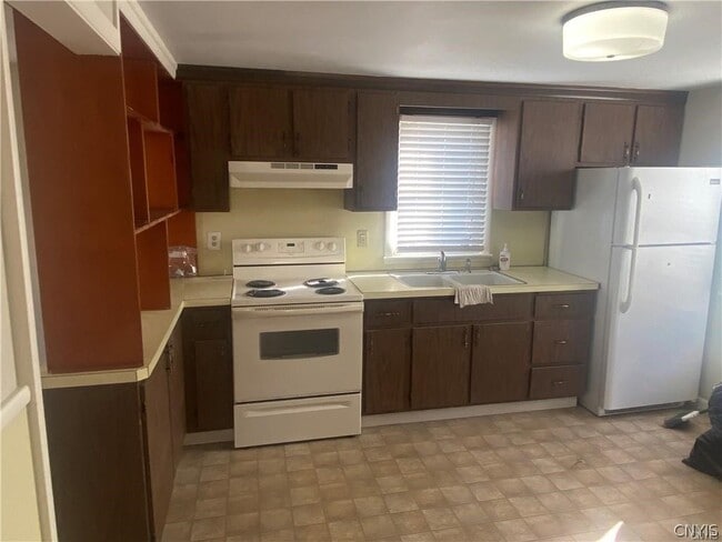 Photo - 106 Hazelhurst Ave