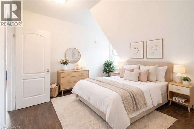 Photo - 80 St Clair Ave