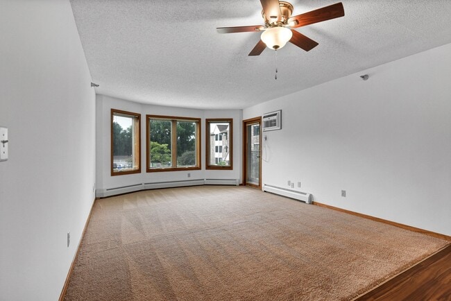 Oaks Lincoln Apartments