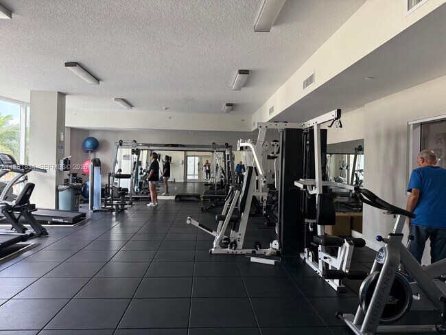 Photo - 601 NE 23rd St Unit 605