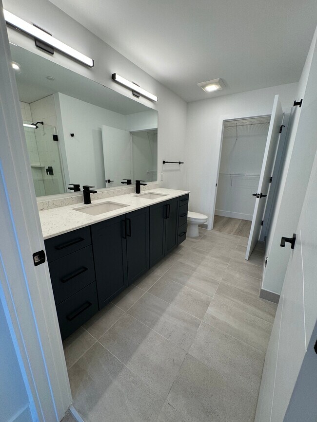 Photo - 47 NW 30th St Unit B3