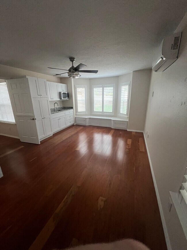 Photo - Executive Rental