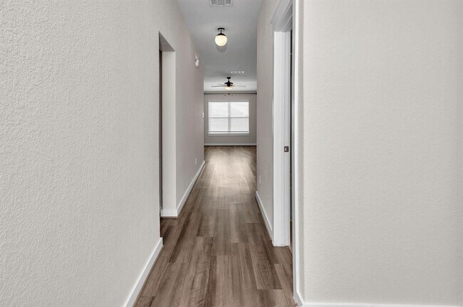 Photo - 300 Colthorpe Ln
