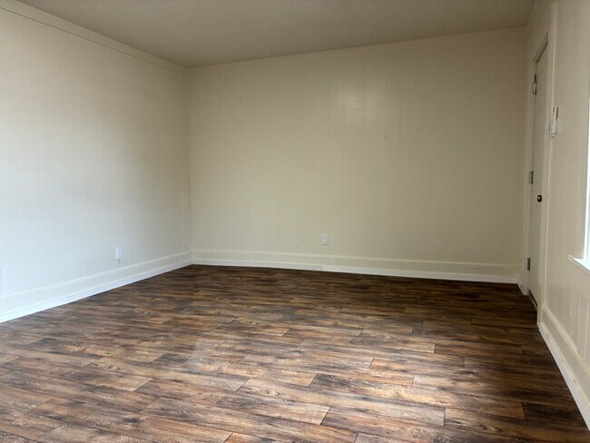 Photo - 626 W Trotter St