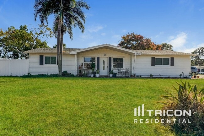 Photo - 1715 Scott St