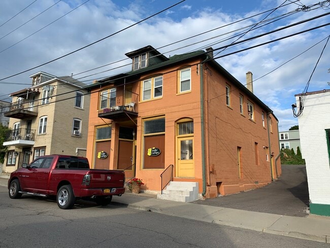 Photo - 116 Oak Hill Ave Ave Apartment Unit 2R