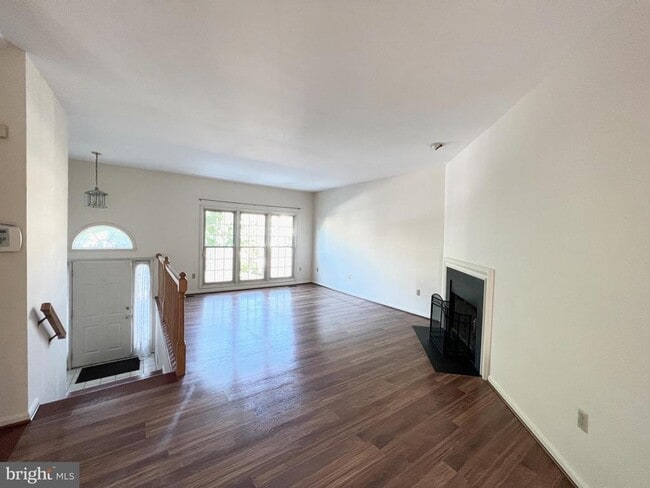 Photo - 2134 Kings Garden Way