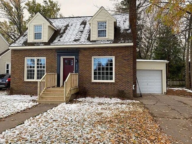 Photo - Click the “Apply Now” button or email wapmrentals@gmail.com for a prompt response.