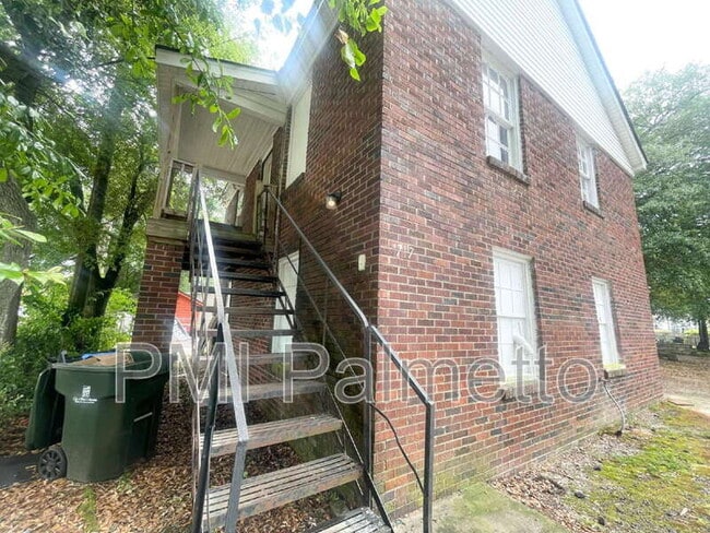 Photo - 1717 Burnham St