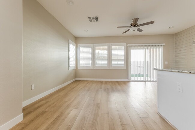 Photo - 1390 S Longspur Ln