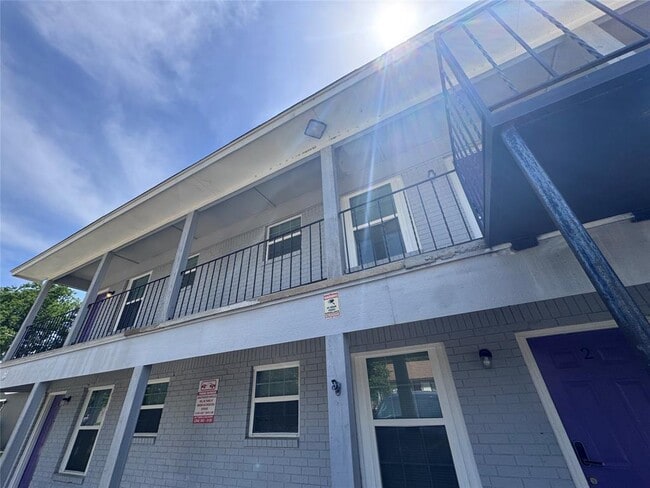 Photo - 901 Parmer Ave Unidad 2