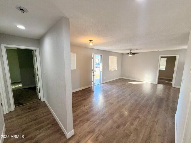 Photo - 2002 E St Anne Ave