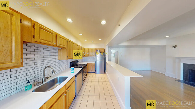 Photo - 1402 Beacon St Condominio