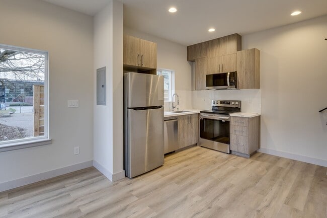 Photo - Beautiful 2 bed 2 bath townhouse!