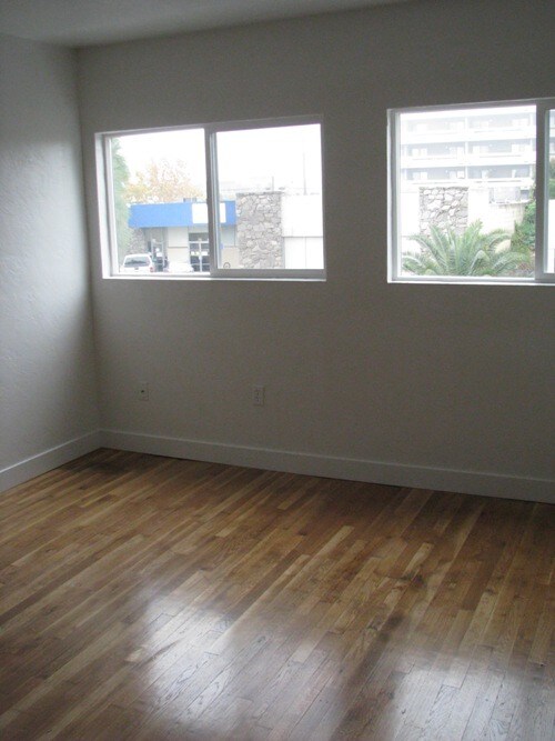 Photo - Van Ness Flats