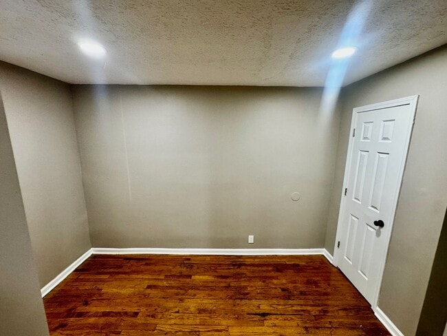 Photo - Shelby Park Studio Apartment - $650, Section 8 Welcome Unit 1206 S Preston 3