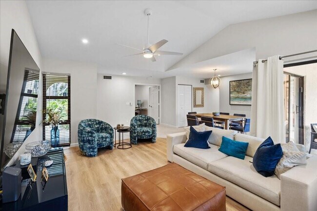 5670 Coach House Cir Unidad B