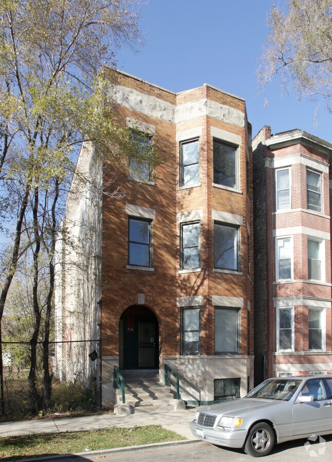 Photo - 3436 S Giles Ave