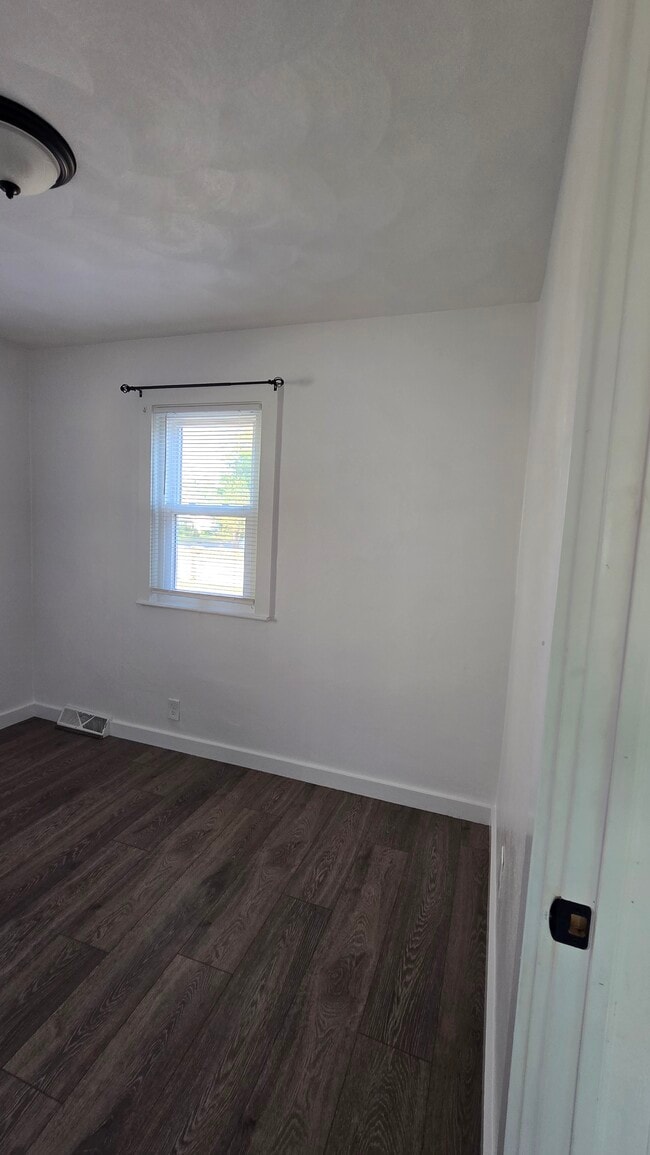 Photo - 405 Wilson Ave