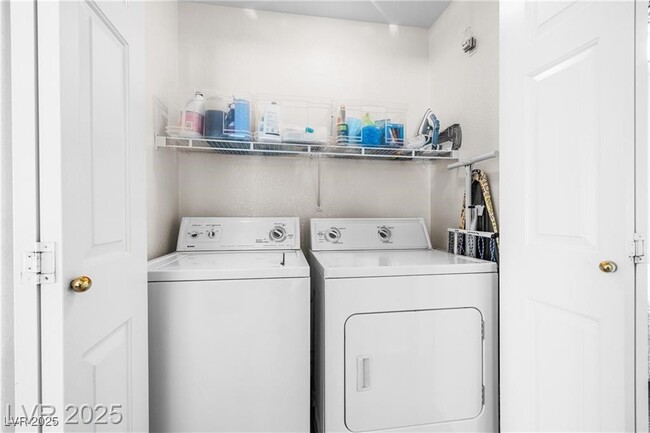 Building Photo - 708 Solitude Point Ave